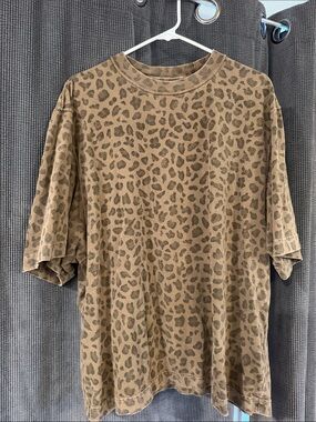 Abercrombie & Fitch Cropped Leopard Print Tee - Brown and Tan